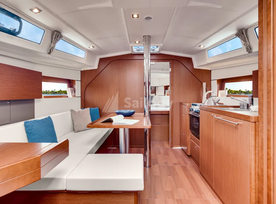 Beneteau Oceanis 38