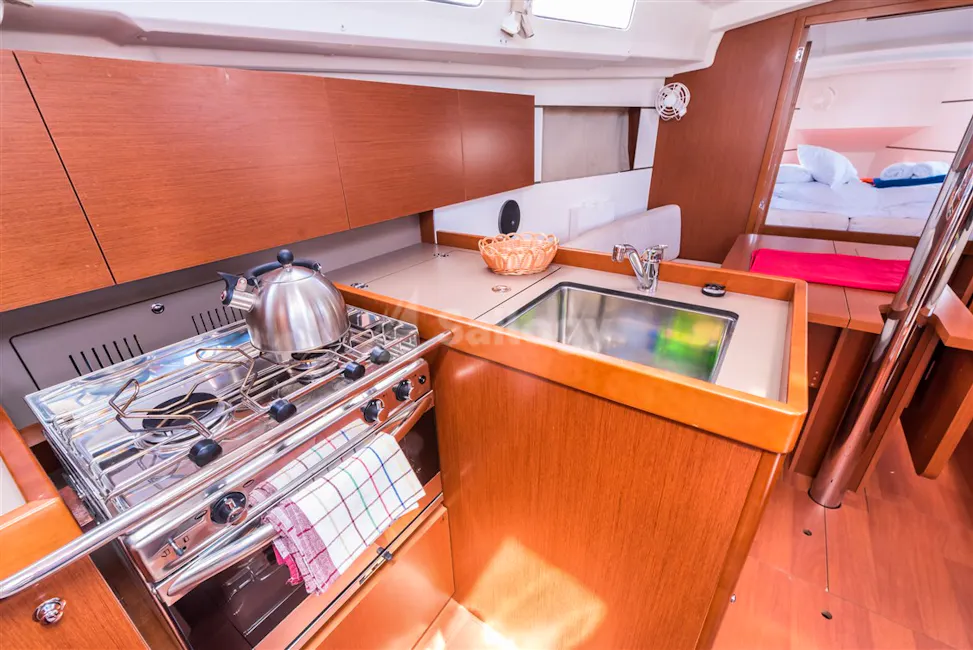 Beneteau Oceanis 35.1