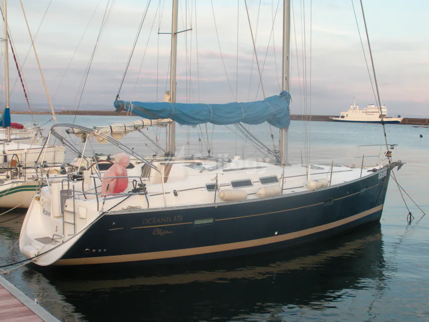 Beneteau Oceanis 373