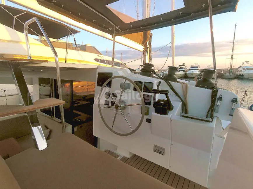 Fountaine Pajot Lucia 40