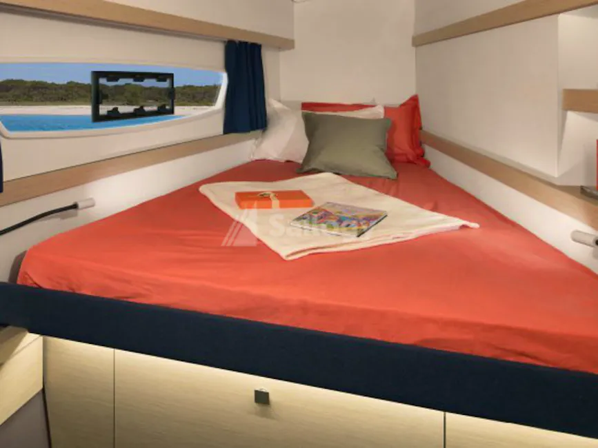 Fountaine Pajot Lucia 40