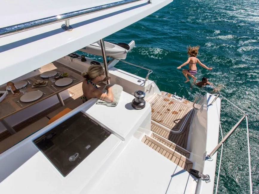 Fountaine Pajot Helia 44