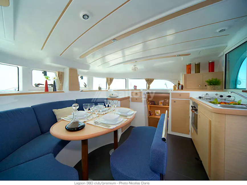 Lagoon 380 S2