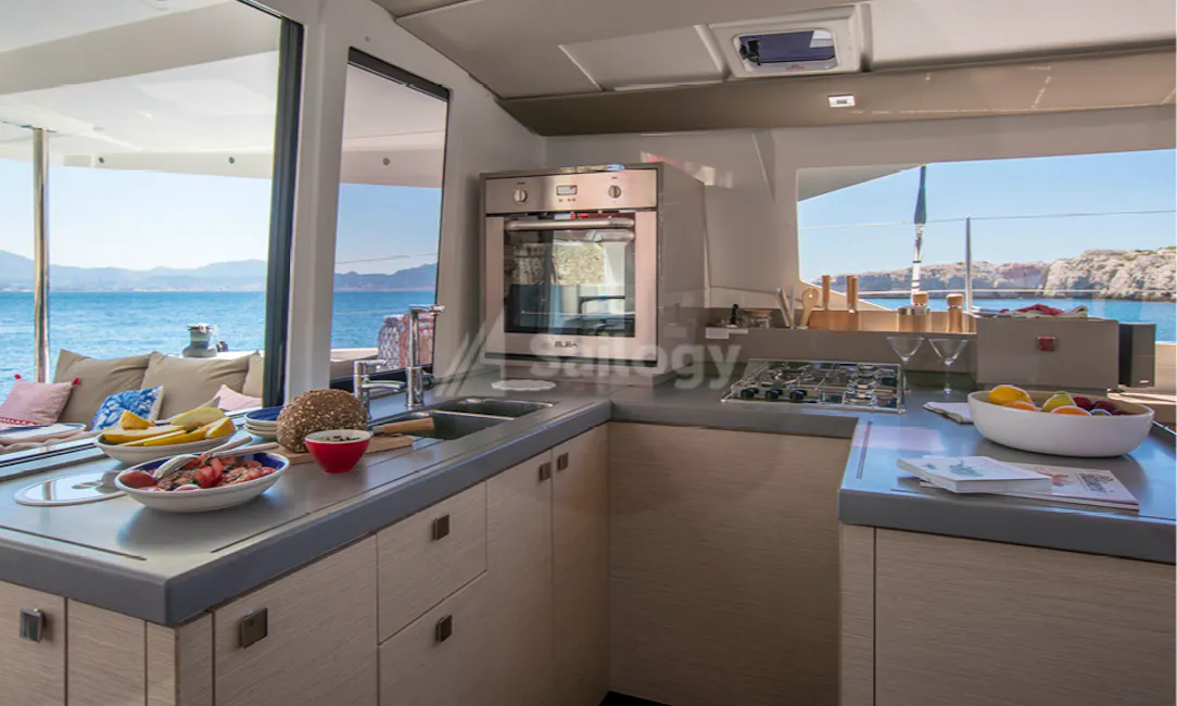 Fountaine Pajot Astrea 42