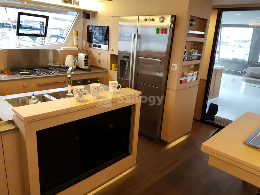 Fountaine Pajot Samana 59