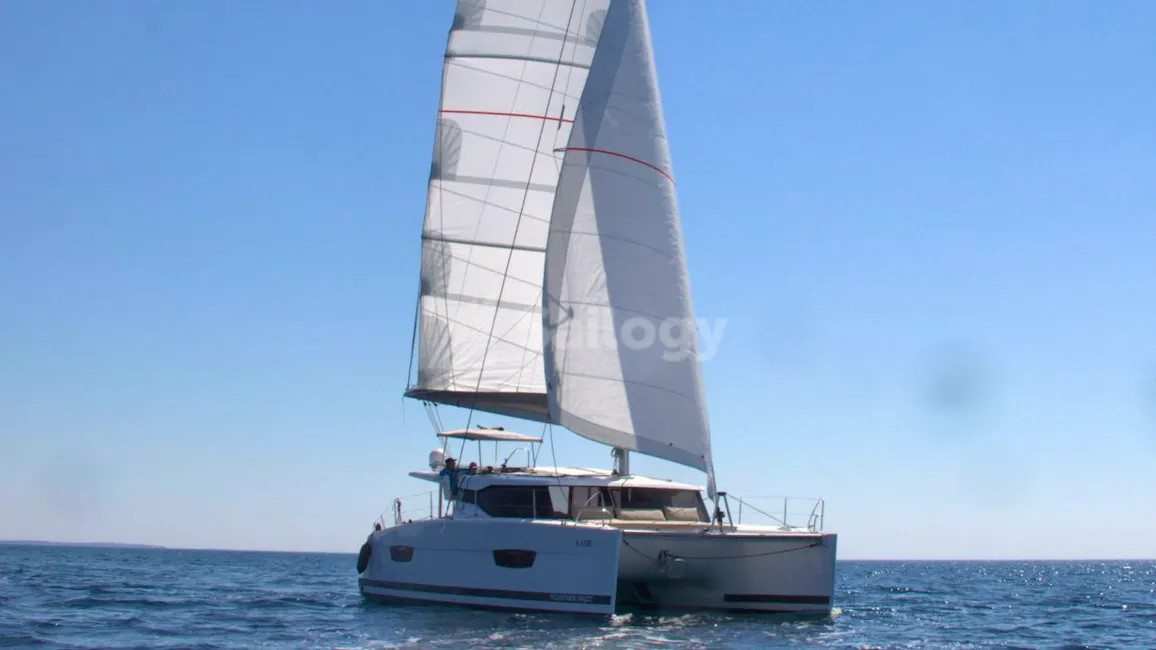 Fountaine Pajot Lucia 40