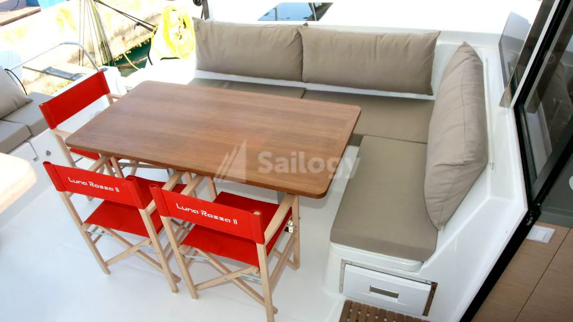 Fountaine Pajot Lucia 40