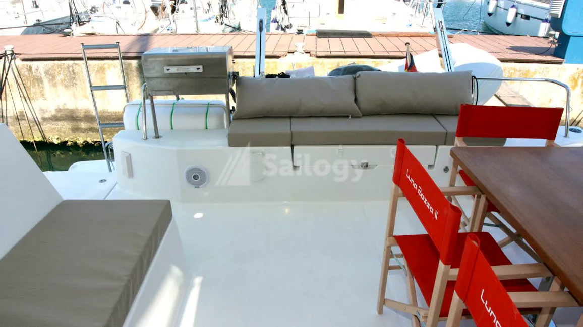 Fountaine Pajot Lucia 40