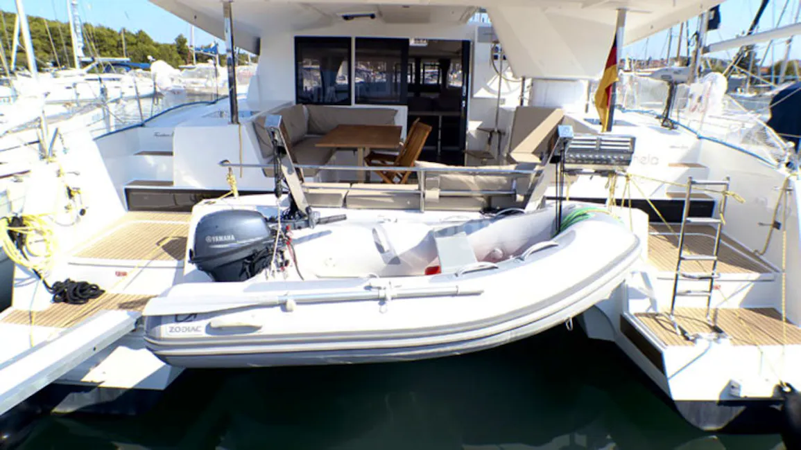 Fountaine Pajot Lucia 40