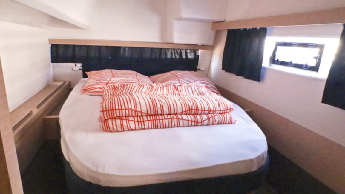 Fountaine Pajot Lucia 40