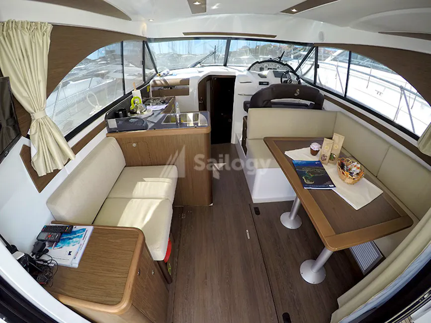 Beneteau Antares 36