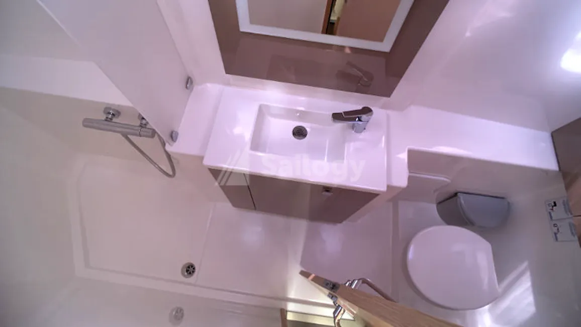 Fountaine Pajot Lucia 40