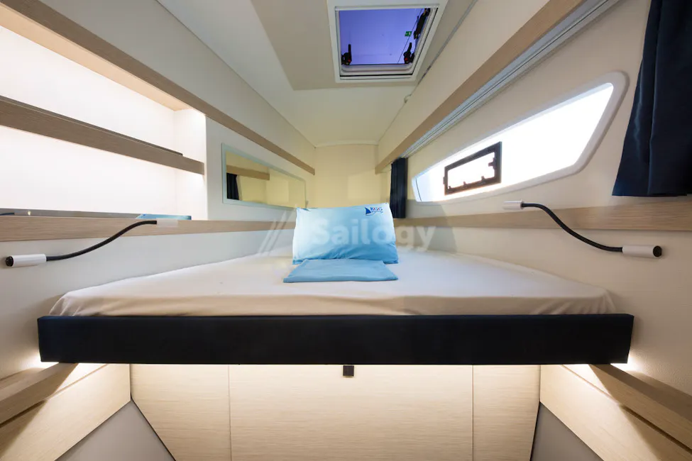 Fountaine Pajot Lucia 40