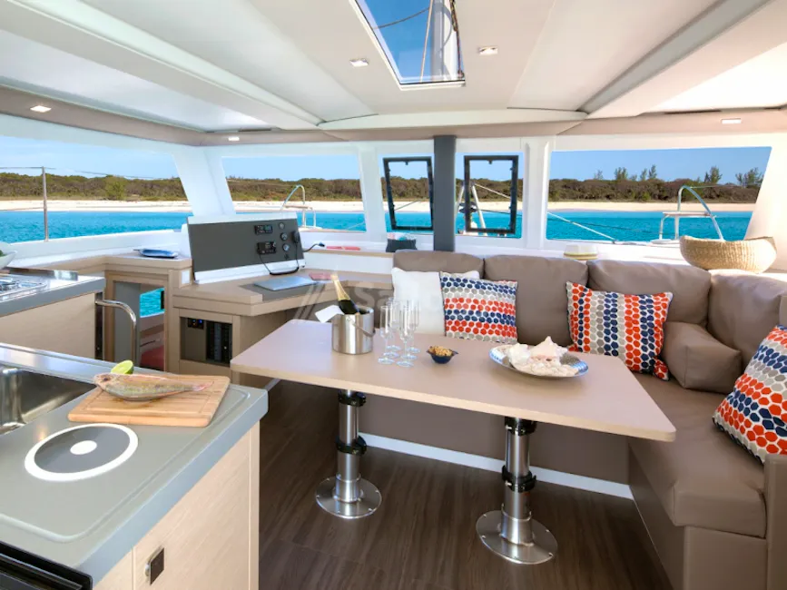 Fountaine Pajot Lucia 40