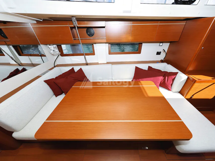 Beneteau Oceanis 51.1