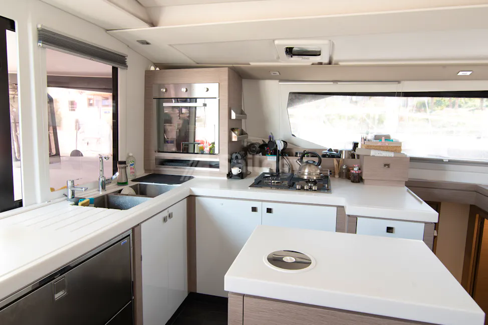 Fountaine Pajot Saona 47