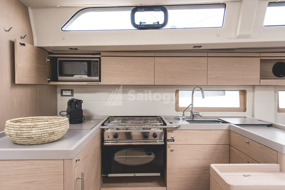 Beneteau Oceanis 51.1