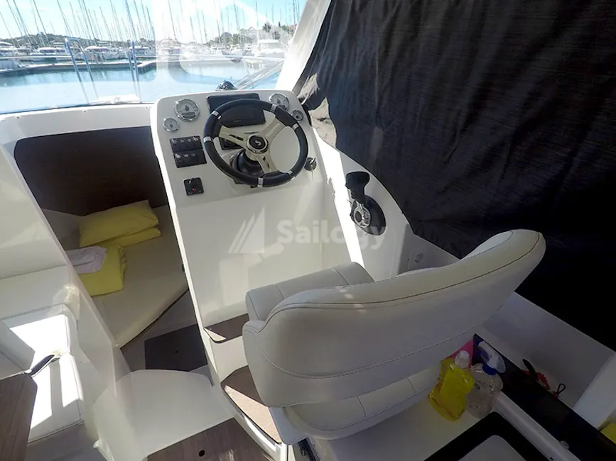 Beneteau Antares 8
