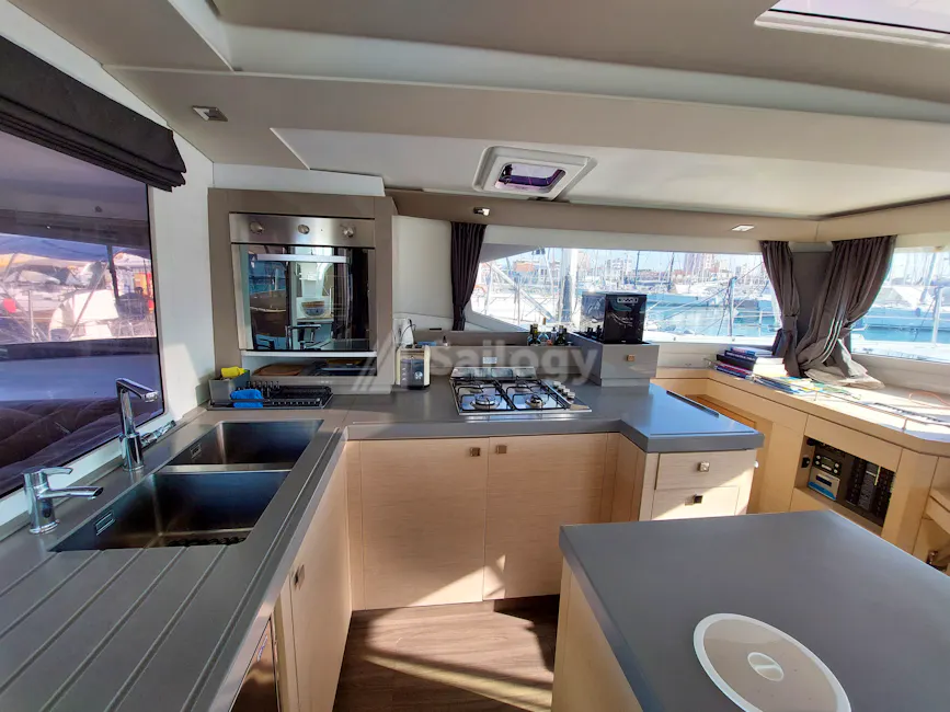 Fountaine Pajot Saona 47