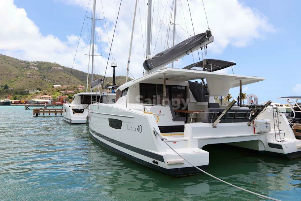 Fountaine Pajot Lucia 40