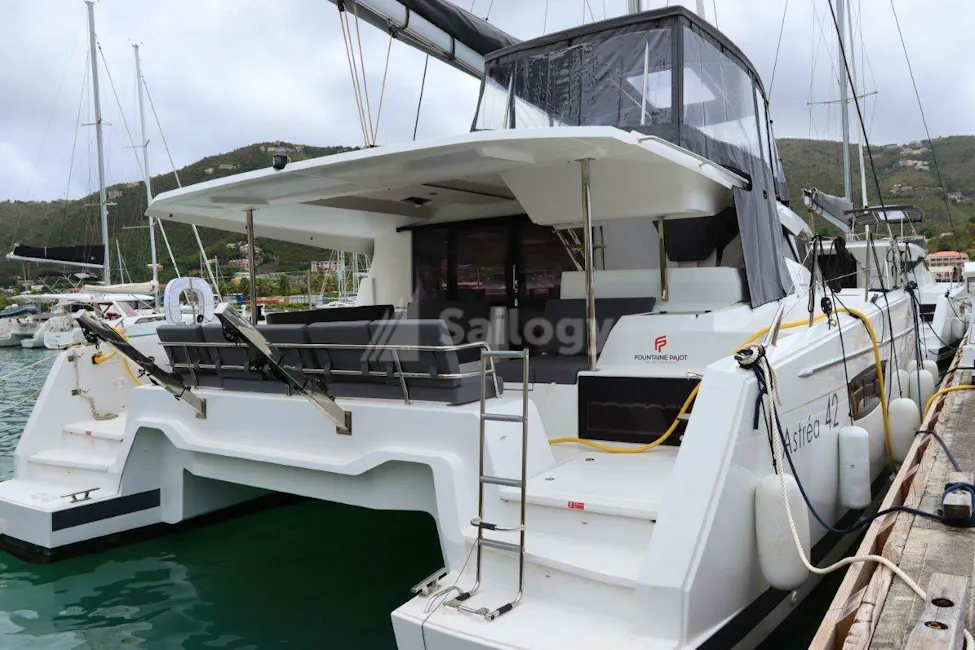 Fountaine Pajot Astrea 42