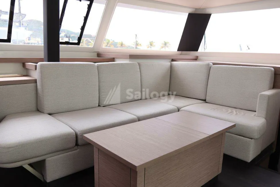 Fountaine Pajot Astrea 42