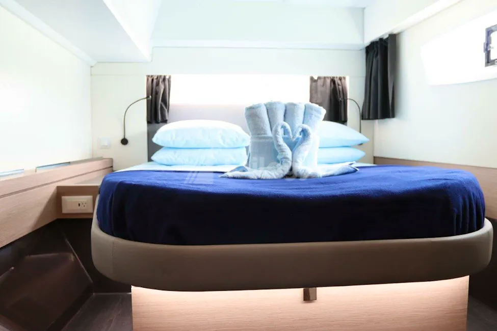 Fountaine Pajot Astrea 42