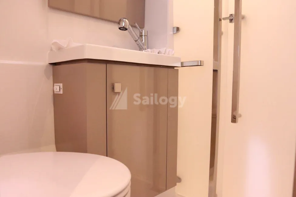 Fountaine Pajot Astrea 42