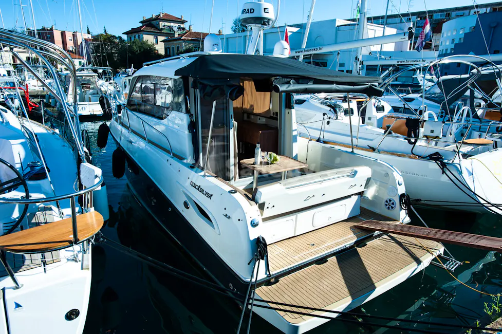 Quicksilver 855 Weekend