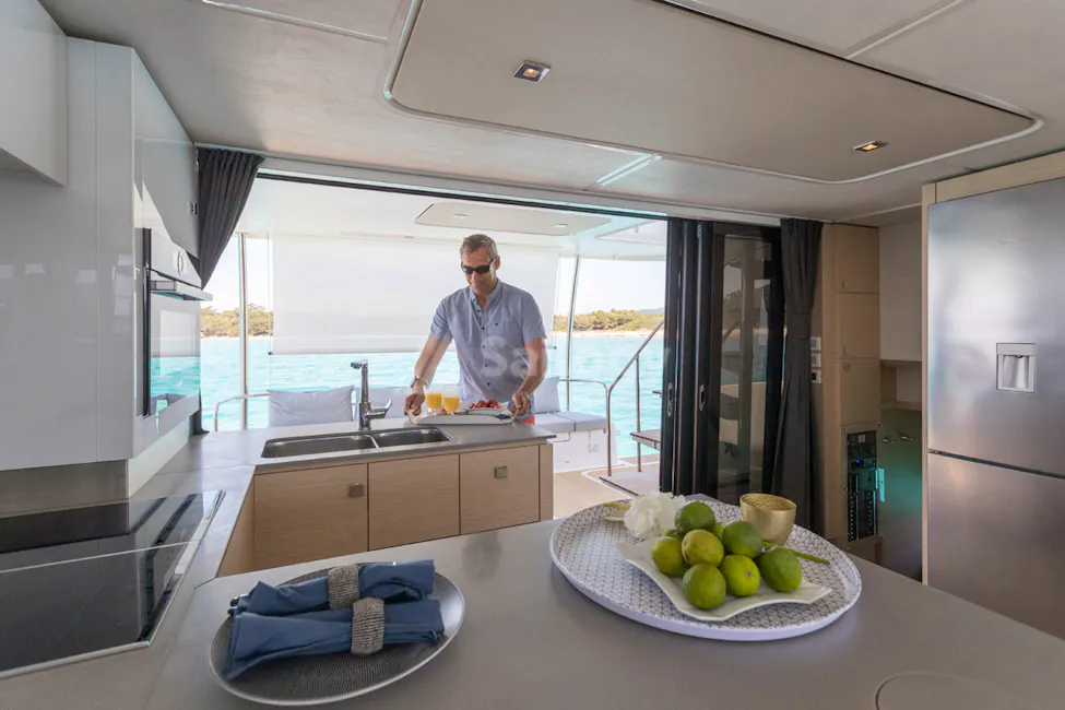 Fountaine Pajot MY6