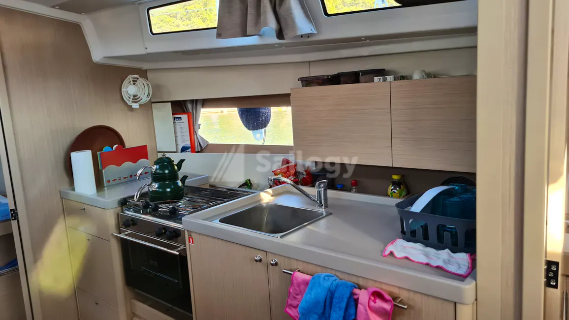 Beneteau Oceanis 38.1