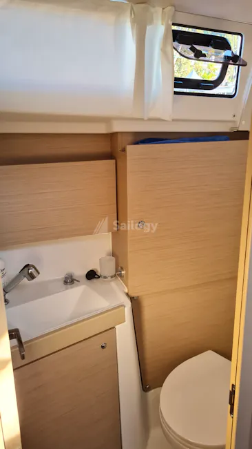 Beneteau Oceanis 38.1