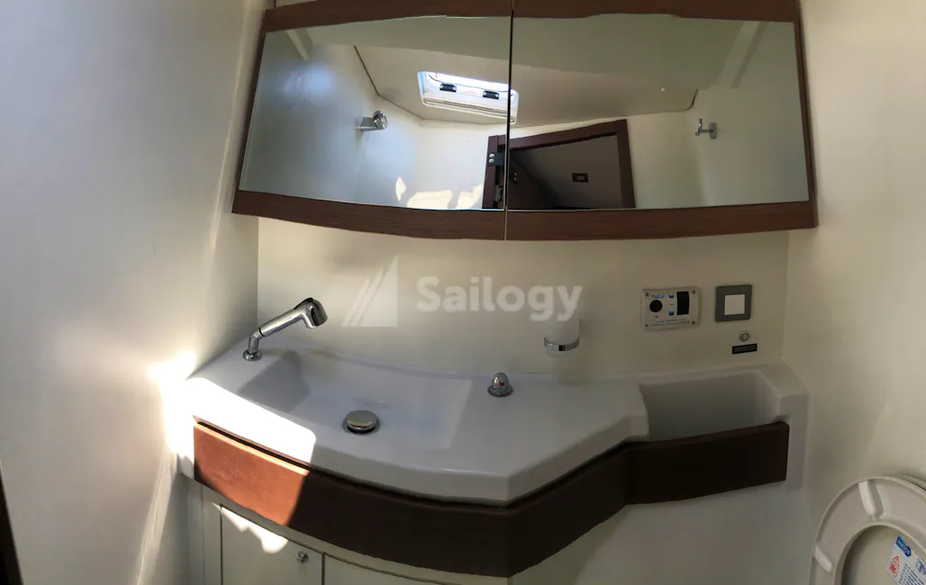 Beneteau Oceanis 46.1