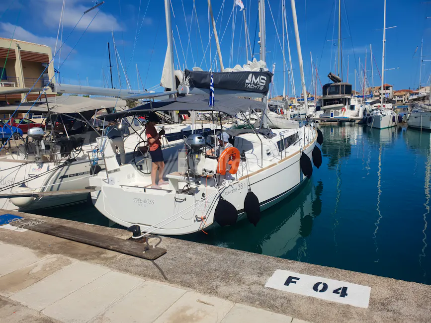 Beneteau Oceanis 38.1