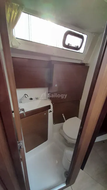 Beneteau Oceanis 38.1