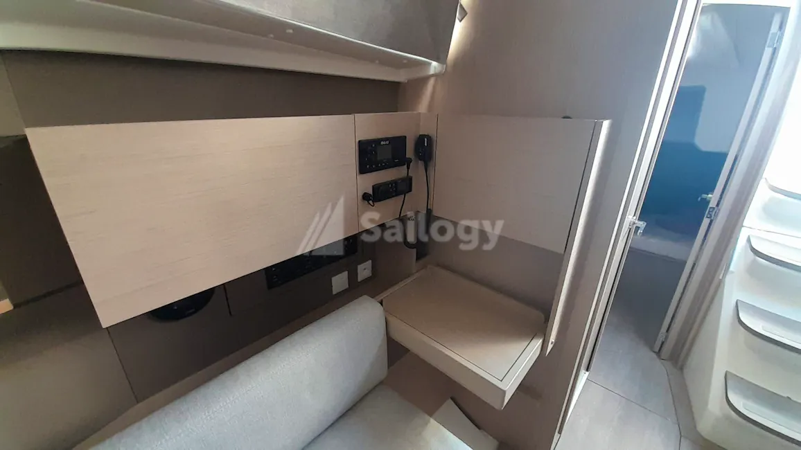 Beneteau Oceanis 38.1