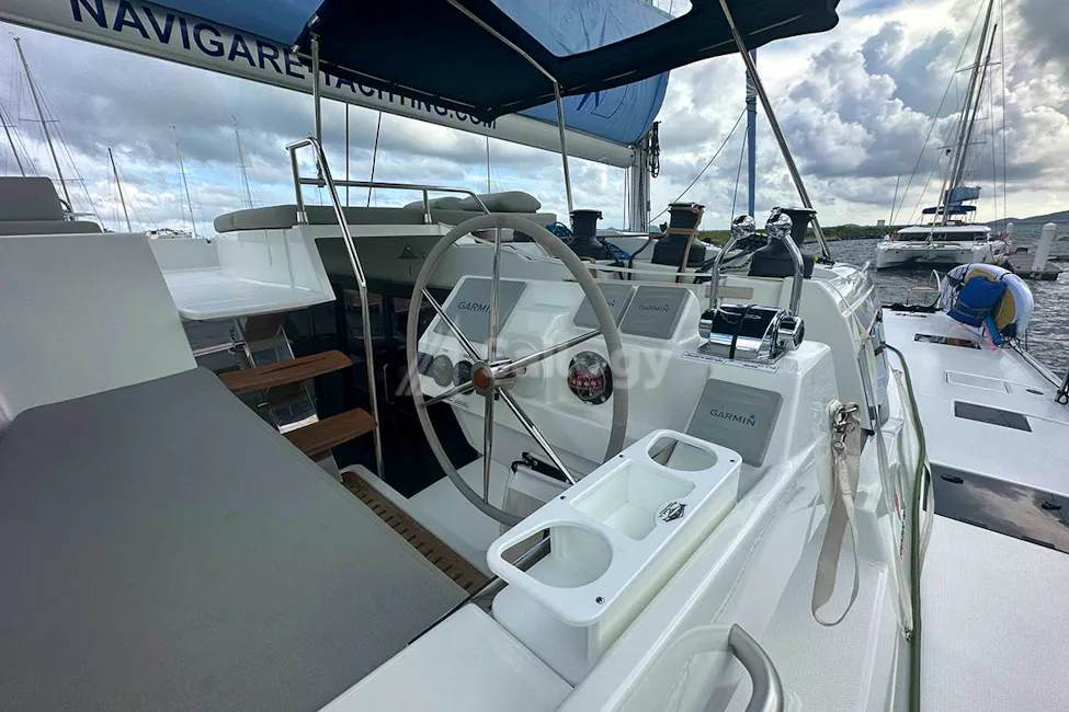 Fountaine Pajot Aura 51