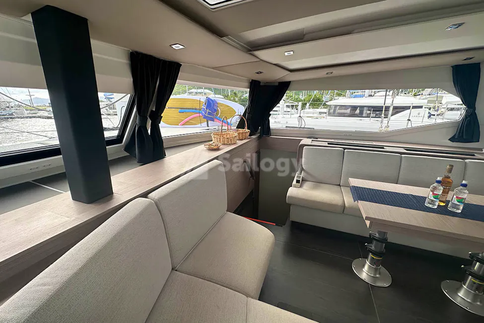 Fountaine Pajot Aura 51