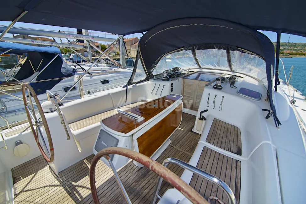 Beneteau Oceanis 43