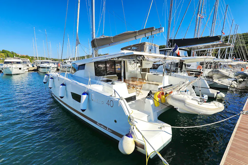 Fountaine Pajot Lucia 40