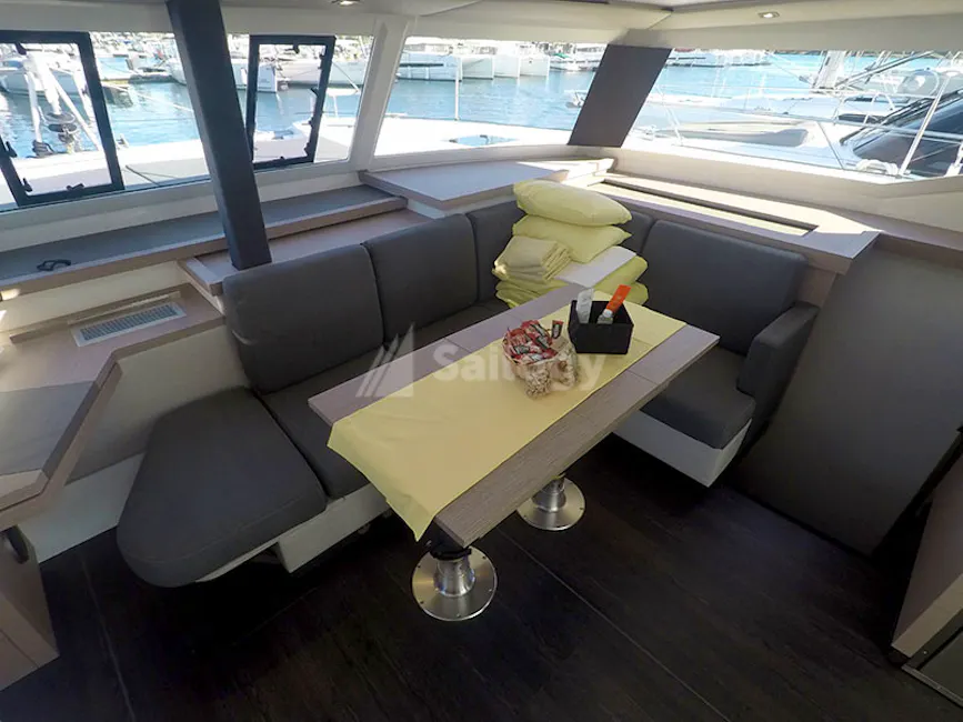 Fountaine Pajot Astrea 42