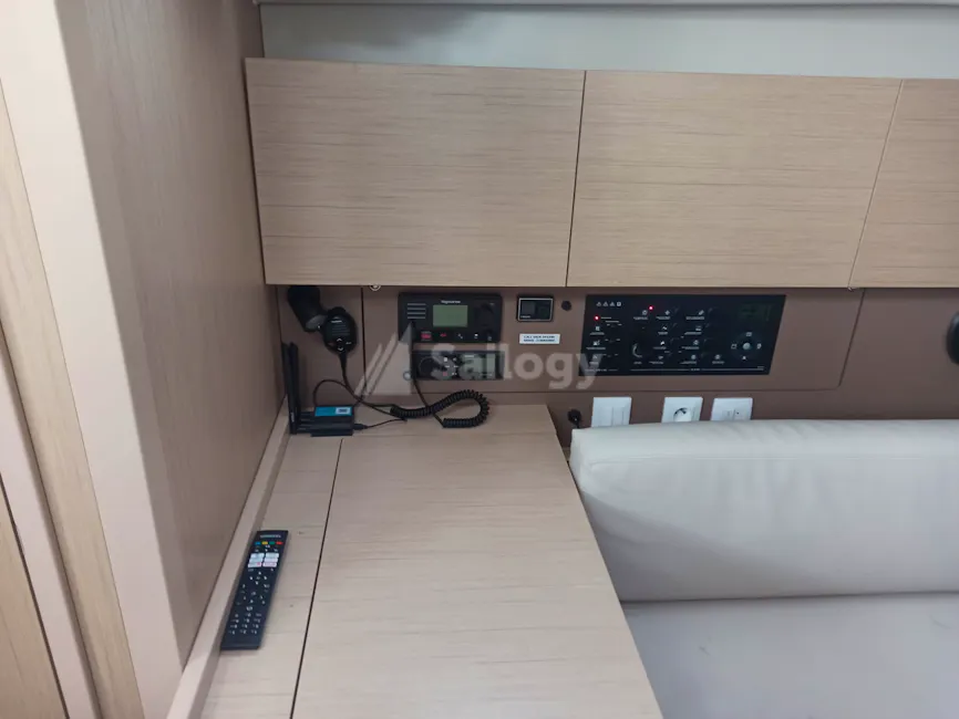 Beneteau Oceanis 38.1