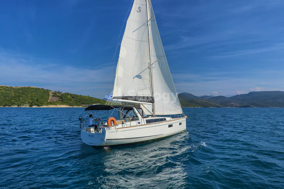 Beneteau Oceanis 38.1