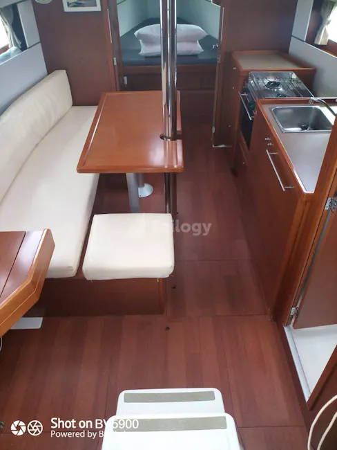 Beneteau Oceanis 35.1