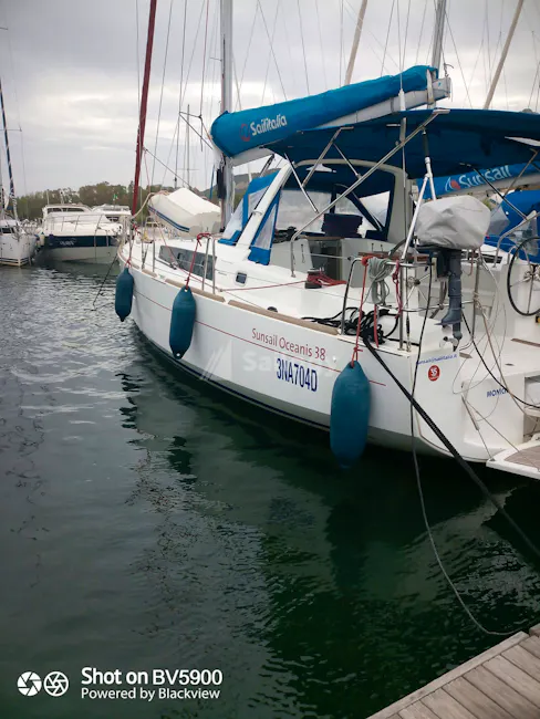 Beneteau Oceanis 38