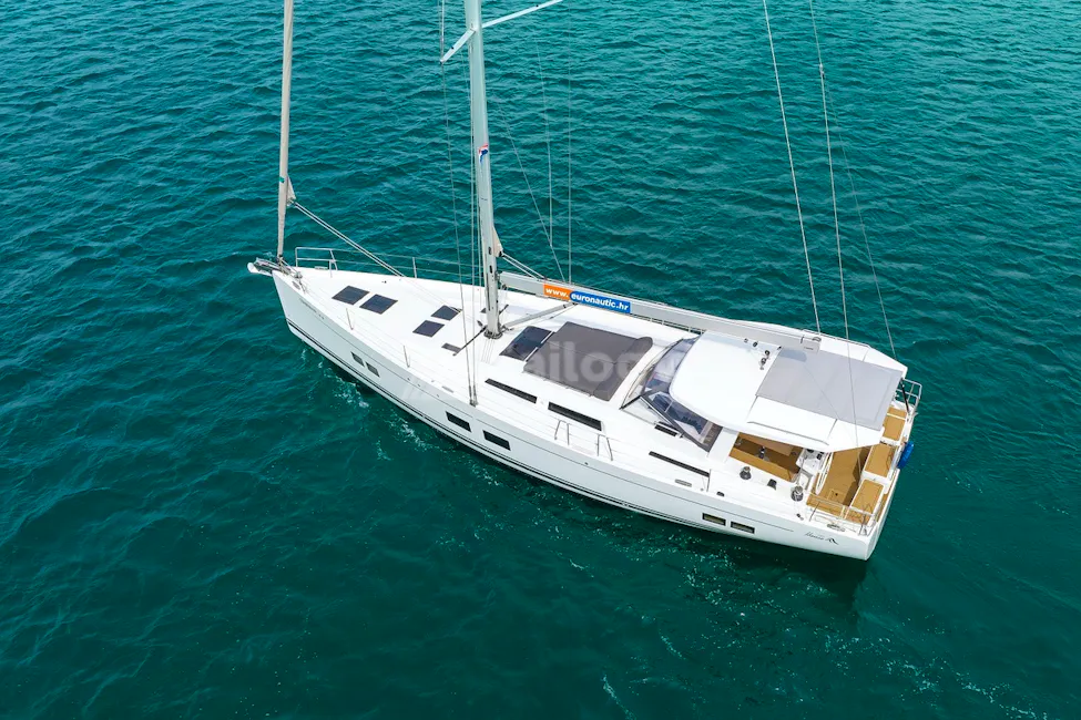 Hanse 588