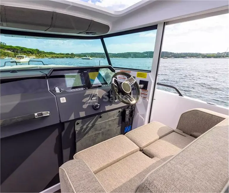 Axopar 37 XC Cross Cabin