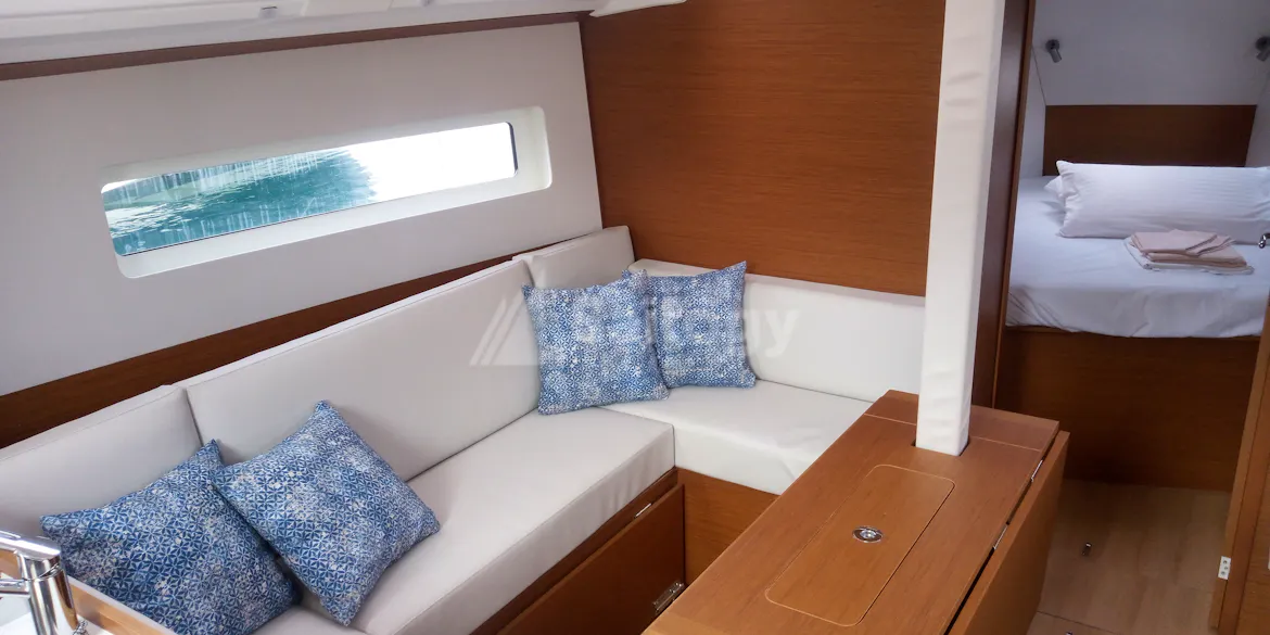 Jeanneau Sun Odyssey 380