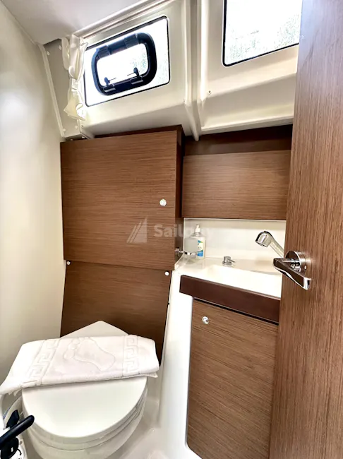 Beneteau Oceanis 38.1