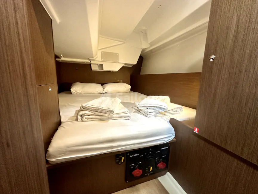 Beneteau Oceanis 38.1